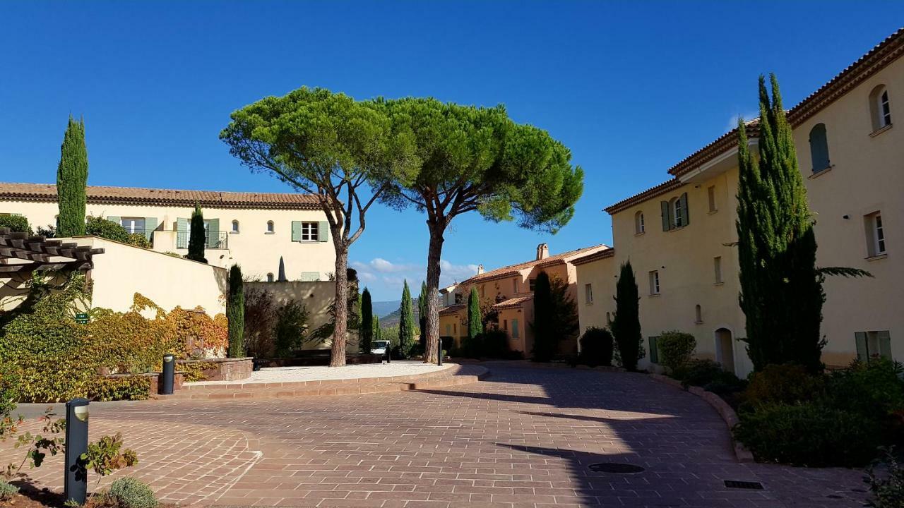 Villa Au Golf De St-Endreol La Motte  Bagian luar foto
